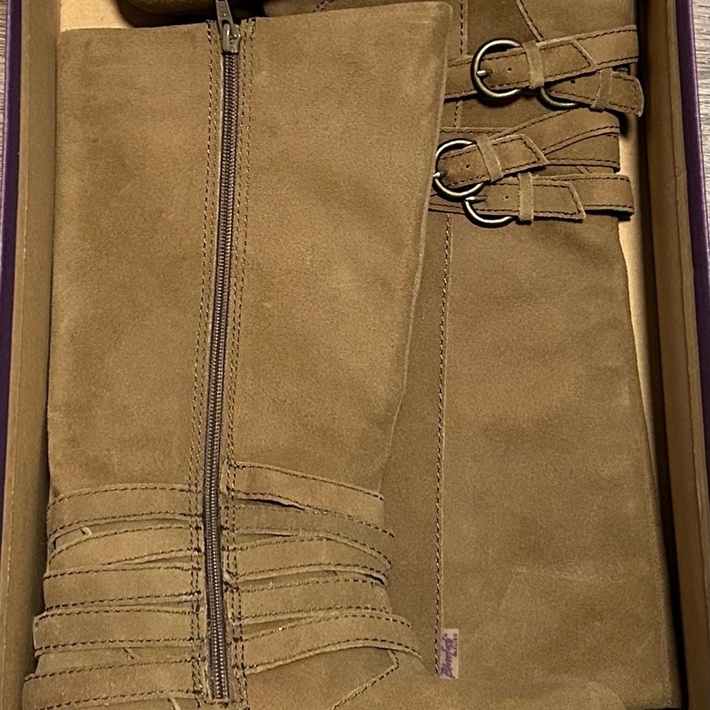 Women's Tan Suede Boots